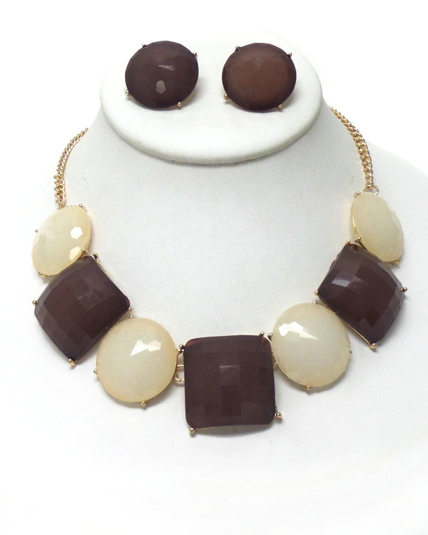 Acrylic puffy disk and square link necklace