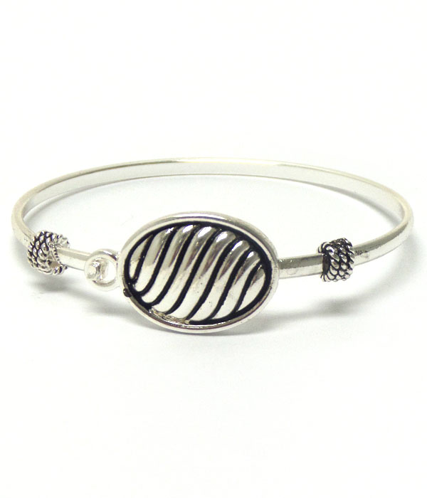 Textured metal thin bangle