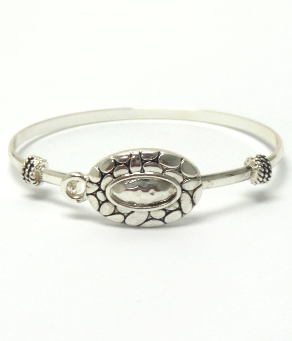 Textured metal thin bangle