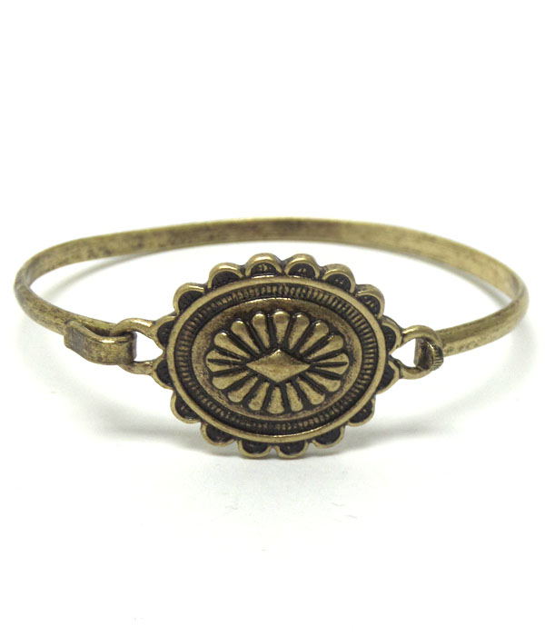 Metal textured hook  bangle