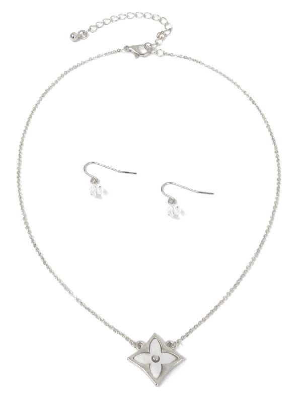 Flower pendant necklace set