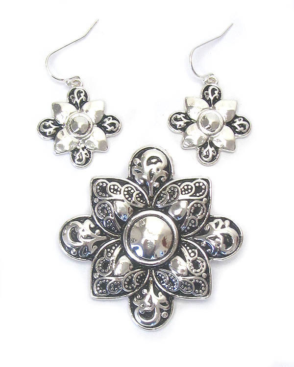 Metal casting flower pendant and earring set