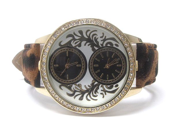 CRYSTAL DECO CASE FACE AND ANIMAL PRINT FABRIC BAND WATCH