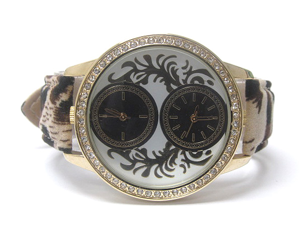 CRYSTAL DECO CASE FACE AND ANIMAL PRINT FABRIC BAND WATCH
