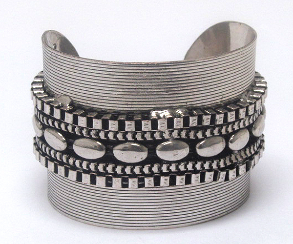 Metal oval patern designer style metal snake chain on  cuff bangle