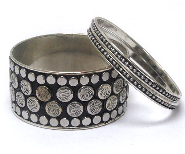 Metal stud metal bangle set of three