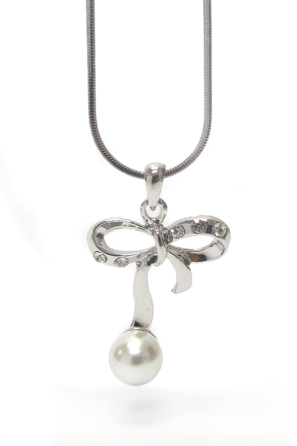 WHITEGOLD PLATING CRYSTAL RIBBON AND PEARL BALL PENDANT NECKLACE