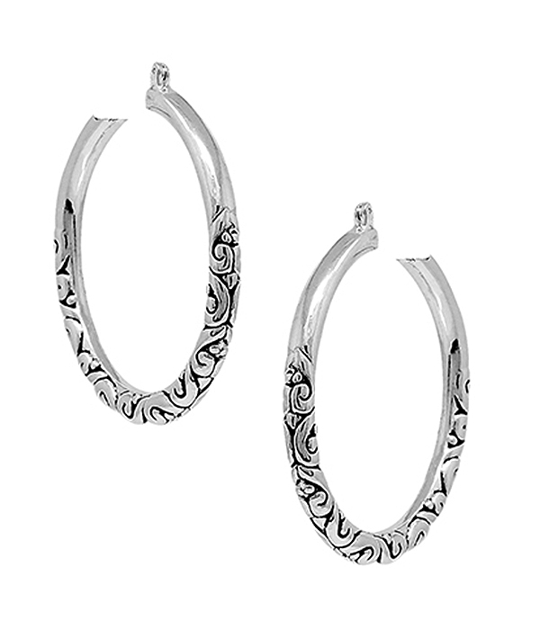 DESIGNER TEXTURED METAL HOOP EARRING