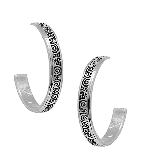 DESIGNER TEXTURED METAL HOOP EARRING