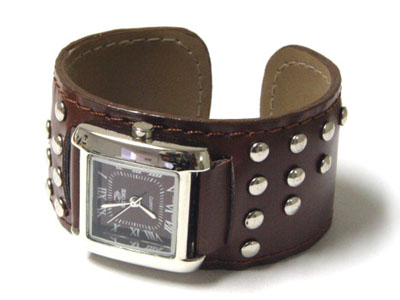 Stud leather band bangle watch