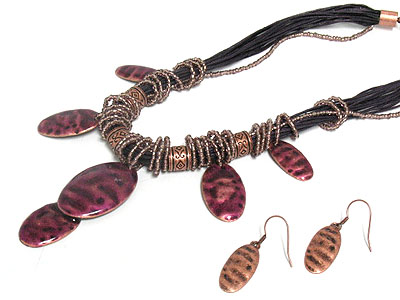 Hammered oval shape metal necklace and earring set