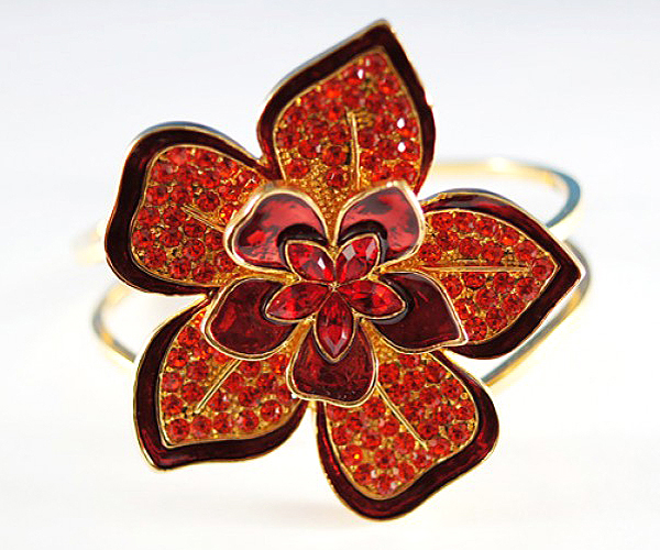 Large crystal flower top hinge bangle