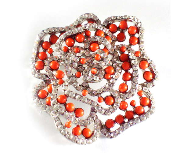 Crystal and acryl dot flower brooch