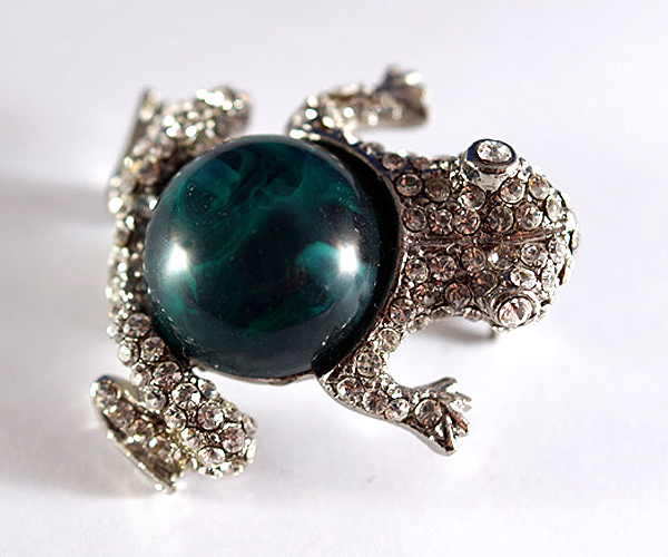 Acryl stone crystal stud frog brooch