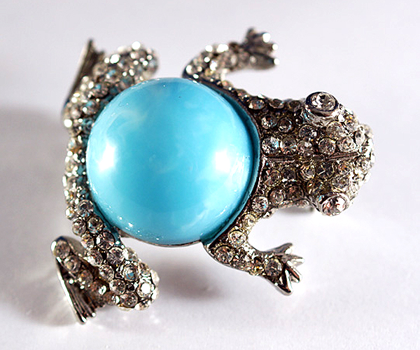 Acryl stone crystal stud frog brooch