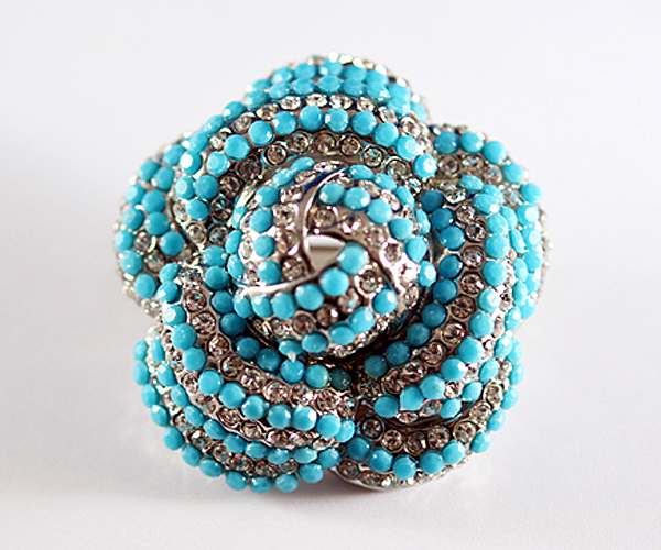 LUXURY CRYSTAL AND SEED BEADS DOT FLOWER BROOCH