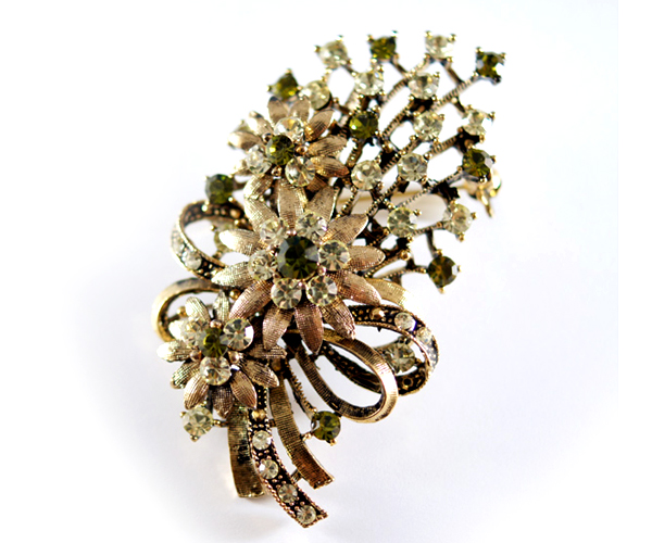 Luxury crystal flower boquet brooch