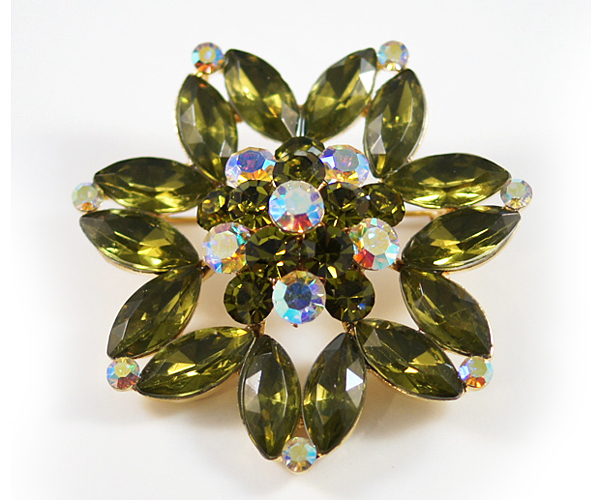 Luxury crystal flower brooch