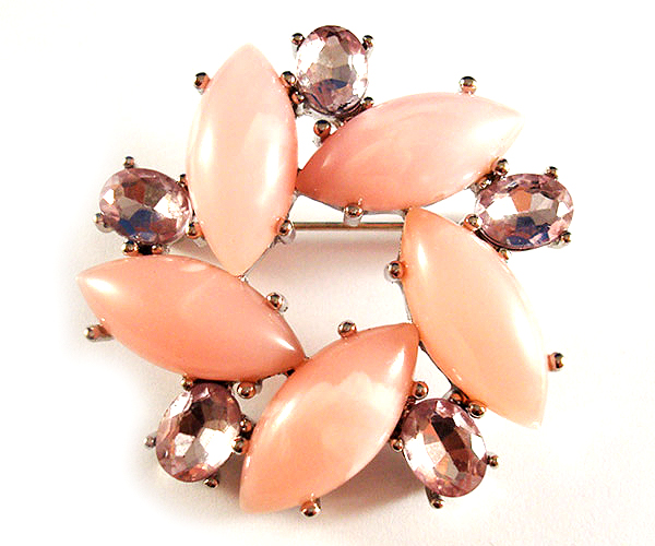 Crystal and acryl wreath brooch