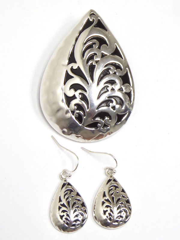Tailored teardrop pendant and earring set