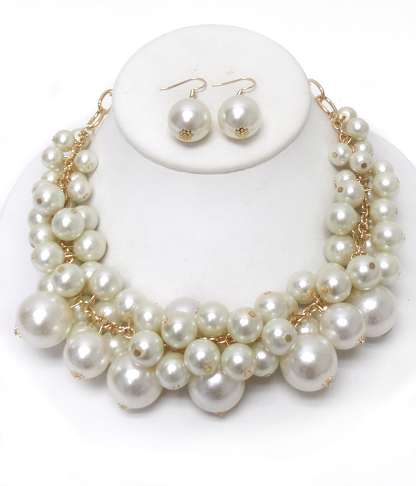 Chunky pearl dangle necklace set 