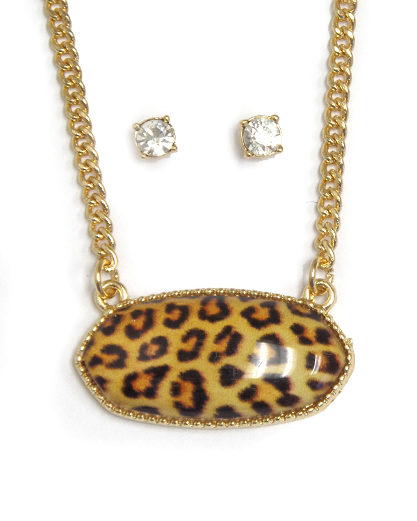 Souther style animal print oval stone necklace set