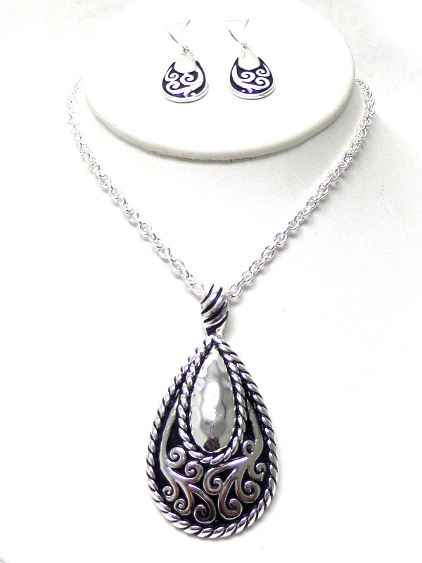 Tear drop designer metal textured necklace set