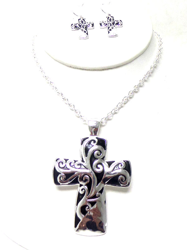 Cross designer metal textured necklace set