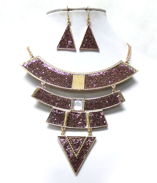 Shiny layer with metal border necklace set