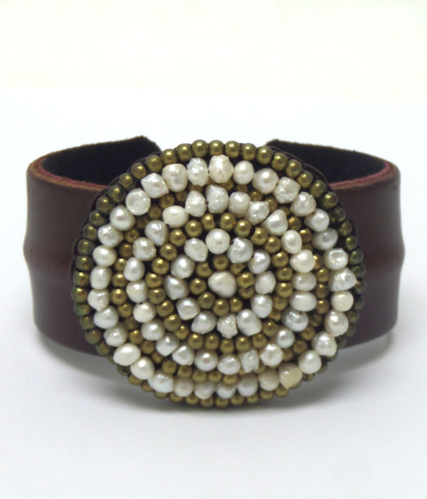 Handmade genuine leather and fresh water pearl cuff - brass