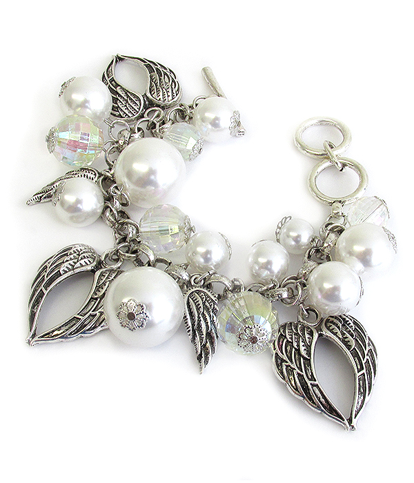 MULTI PEARL AND ANGELWING CHARM CHUNKY TOGGLE BRACELET