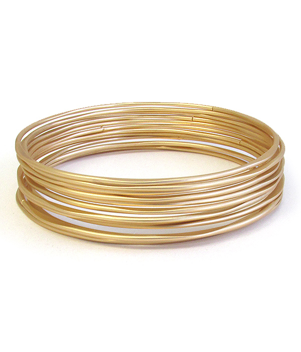 Multi layer wire bangle bracelet