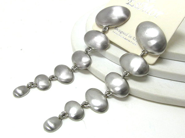 Multi casting metal ovals patern drop earring 