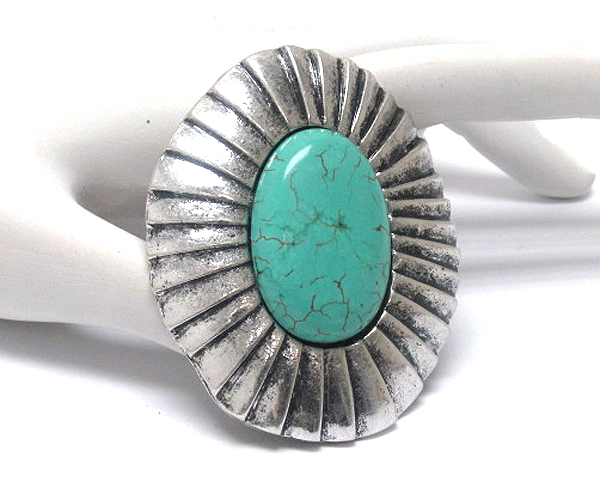 Extra large natural oval stone stretch ring