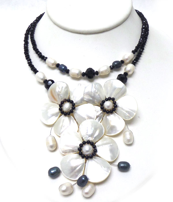 Handmade and natural mother of pearl and fresh water pearl triple flower necklace
