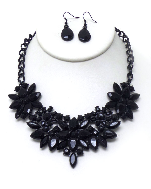 Flower stud bib statement necklace set
