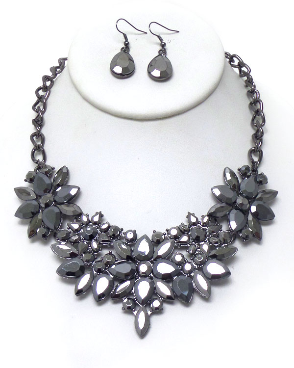 Flower stud bib statement necklace set 