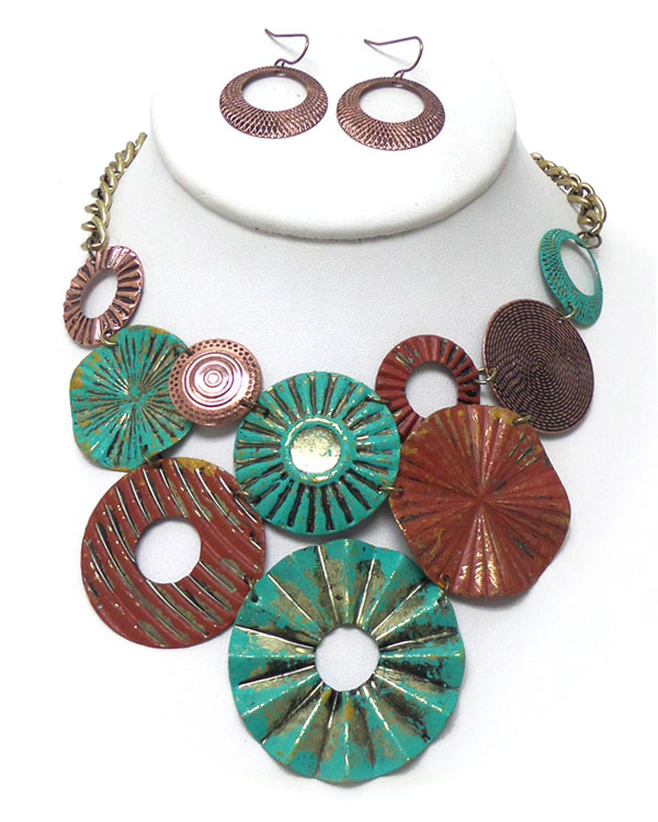 Vintage rustic multi size metal disks necklace set