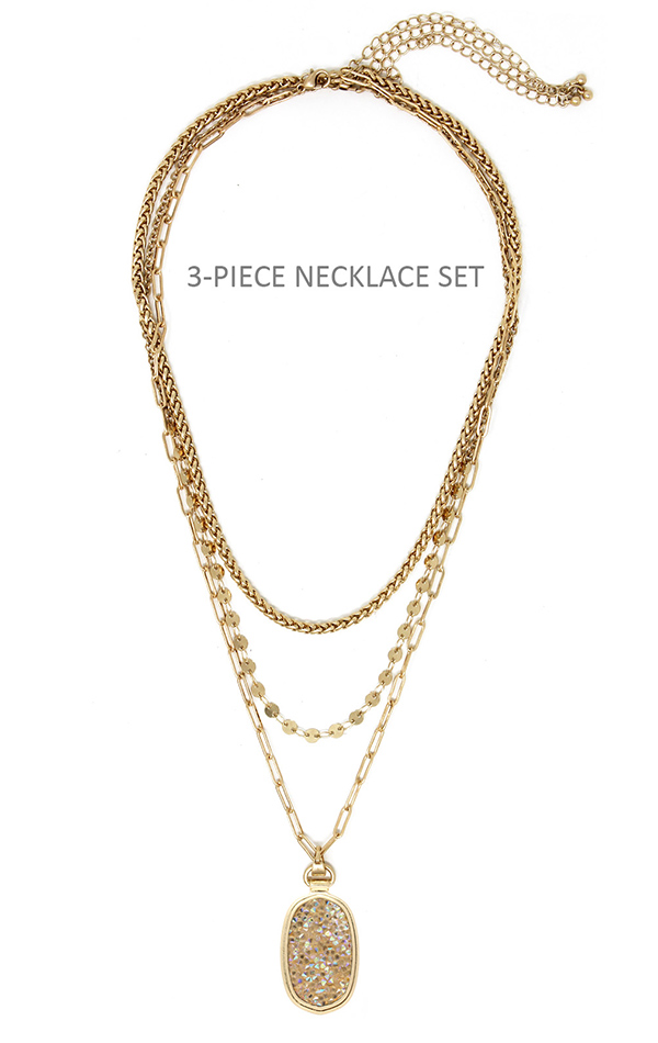 Glittering oval pendant 3 piece necklace set