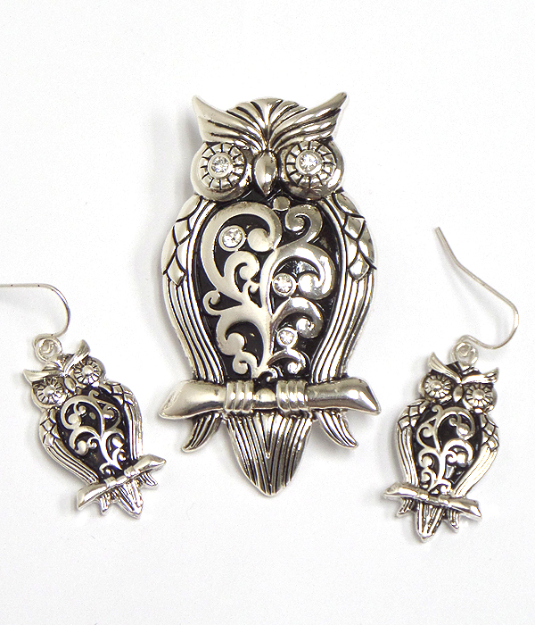Crystal eyed and tailored owl pendant and earring set