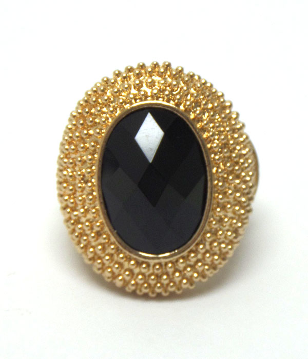 Facet oval stone stretch ring