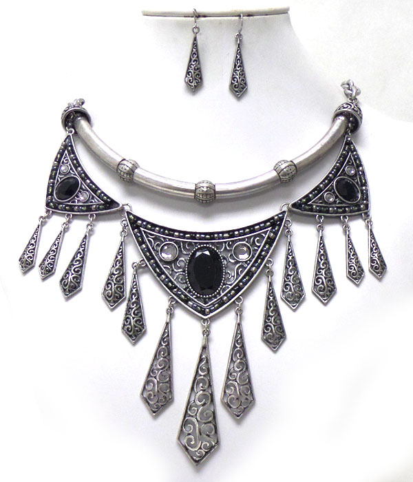 Vintage tribal style design metal necklace set 