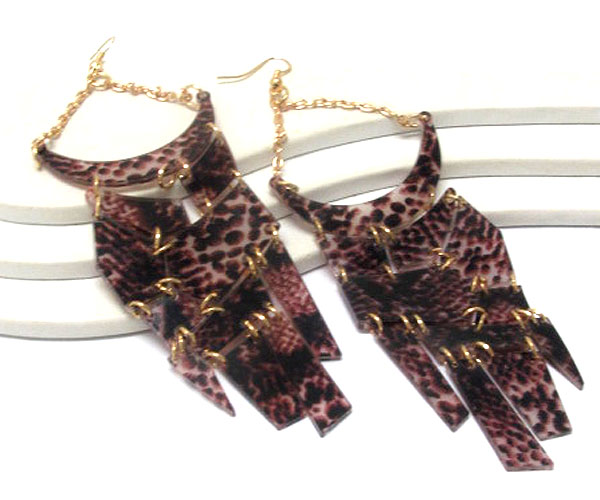 Achitectural flat acryl snake patterns link drop earring
