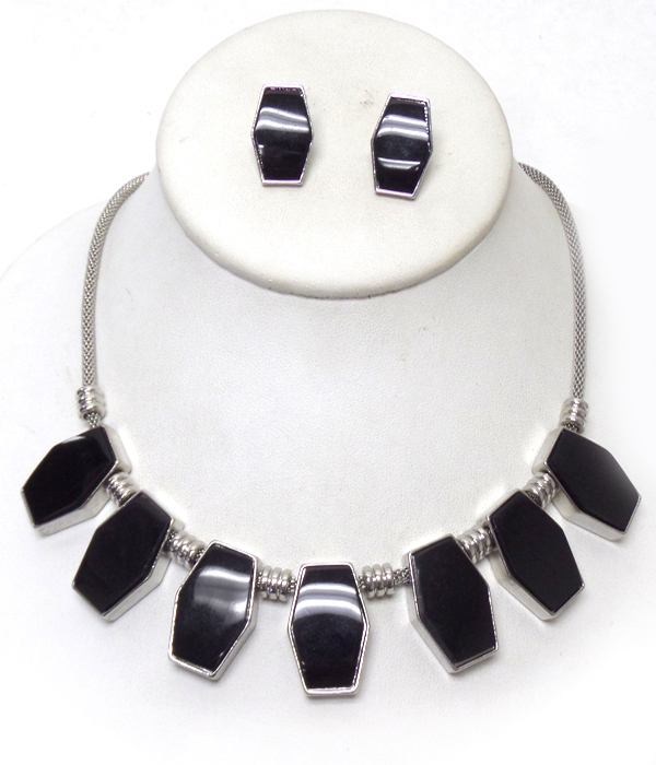 5 facet acryl stone necklace set