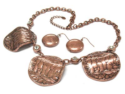 Burnish metal tri round pendant necklace and earring set