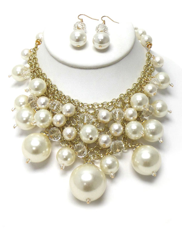 Multi size pearl bib necklace set