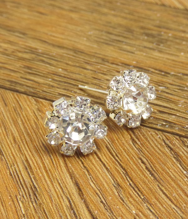 Crystal simple stud earring