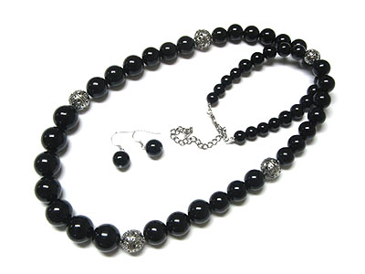 Glass beads and filegree metal beads necklace and earring set