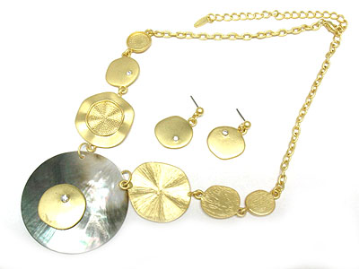 Crystal and shell and metal disk necklace set