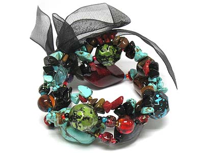 Turquoise stone and chunk chip stone 3 row stretch bracelet